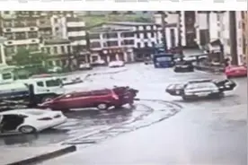 街头飞车围堵，生擒吸毒团伙！巴东野三关上演现实版警匪大片图片
