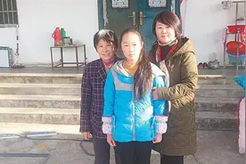 女教师为保护学生殉职 用生命完成最后一堂课图片