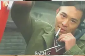 李连杰打火机点烟这个动作堪称景点，每次看都被帅到视频封面