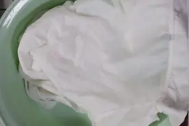 白酒加白醋泡衣服，真的厉害，活了30多年才知道，学会受用一生