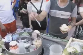 泰国最经典的街头小吃：椰子冰淇淋，真的超赞，超好味！图片