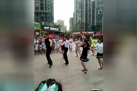 达州一拉丁舞男生广场嗨皮拉丁秀图片