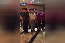KTV老板给员工开会、不晓得说的些什么！图片