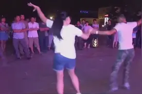 当年轻人跳起广场舞，广场舞格局就变了图片