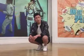 「黄景瑜」鲸鱼做俯卧撑，又帅又man，做好尖叫准备吧视频封面