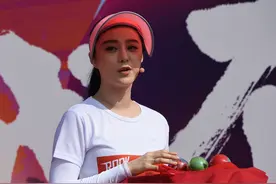 范冰冰爱的大妈遮阳帽重出江湖图片