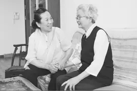 患癌女子扛起“百家姓”大家庭图片