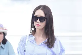 [MD PHOTO] 少女时代成员允儿飞往中国参加粉丝见面会图片
