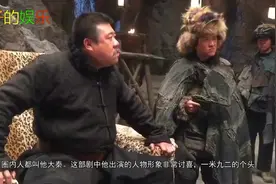 他是资深戏骨，1米92常演傻大个，站那里够你笑半天！视频封面