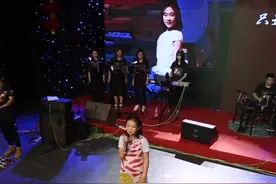 八：《只道寻常》谢春花作品 编曲：石栋颖 演唱：孙海容 小石头和孩子们首届音乐节看见音乐计划 抖音小助手视频封面