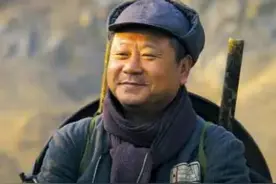 天天神评论：无裤日活动惊现北京地铁图片