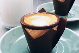 新技能GET：喝咖啡连咖啡杯也能吃了！图片