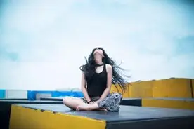 有些话，你不经意的说出口，我却很认真的难过图片