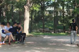 去泰国穿着拖鞋见人就泼水，结果却是和他们成了好朋友图片
