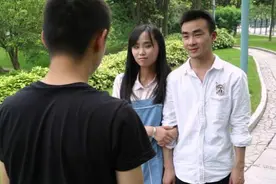 你根本不爱我，你跟我在一起就只是为了当我舅妈！图片