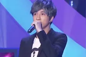 薛之谦深情演唱《你还要我怎样》听完会哭哟图片