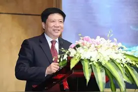 “创业给了我回天之力”—记回天新材董事长章锋图片