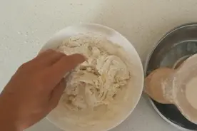 面粉制作小零食开口枣最详细的做法，金黄酥脆满口香，满身芝麻粒视频封面