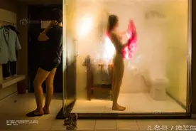 逗B第二季：女朋友洗澡时，你在干吗？图片