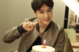 张艺兴妈妈生日，千万兴迷温暖送祝福图片