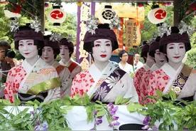日本京都举行的祇园祭图片