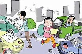 上下班路上，你还在玩手机、听音乐么？这可能会致命！图片