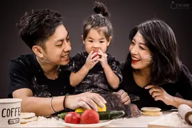 一组非常有创意的亲子照！原来亲子照还可以这样拍~图片