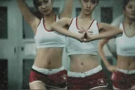 劈叉、一字马什么的都弱爆了，弯弓马！图片