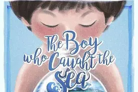 小男孩在海上偶遇一条鱼且成为朋友  捕捉大海的小男孩（其一）图片