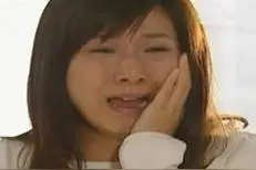 妹子LOL输一场匹配， 男友竟发飙打骂闹分手！？图片