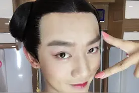 郑恺扮宫女美出新境界 盘点男扮女装美艳不可方物的男星图片