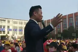 一个拳头说明什么？听听谭思想老师怎么说？让我们牢记父母的爱吧视频封面