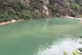 你还天天躲在家里洗澡吗图片