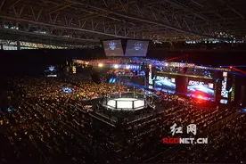 ROAD FC路德长沙站落幕 敖日格乐秒杀对手图片