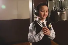 特别喜欢这个小男孩唱的《乌兰巴托的夜》唱的很深入人心视频封面