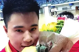 邯郸小伙获世界健美操锦标赛团体赛冠军图片
