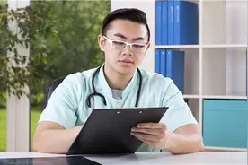 前胸手臂起红疹竟是早期肝癌图片