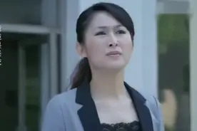 手机掉进下水道，向路人借个口香糖就解决了，又学到一招啊视频封面