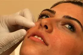 阿拉伯美女一瞥图片