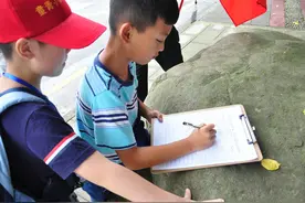 物理实验太有趣了，触摸2万伏静电高压头发飞散像水母像剌猬图片