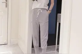 每个女孩都爱的哈伦休闲裤十分舒适，裤筒非常瘦腿型的设计风格图片