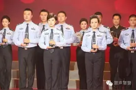 多才多艺的22岁葫芦岛优秀女警 田雨图片