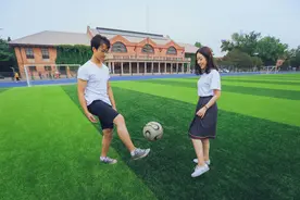 学霸女神陈苏娅拍摄清华招生写真图片