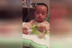 神魂颠倒 超萌宝宝喝奶搞笑视频封面