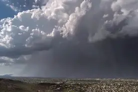 暴风雨延时摄影展现了湿微爆流的原始力量视频封面