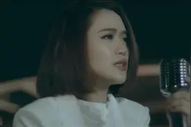 庄心妍《独自唱情歌》谁曾体会我的落寞，转过身后让泪成河图片