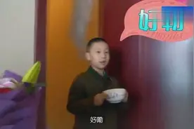 林永健回青岛老家，一口一口喂母亲吃饭，瞬间感染孝顺的大竣视频封面