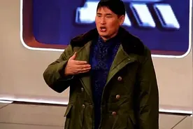 大衣哥北京豪宅曝光，4辆豪车感人，网友：大衣嫂也太邋遢！视频封面