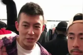 陈冠希女儿Alaia嫌弃爷爷不让抱，这也验证了陈冠希和爸爸的关系视频封面