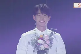 SHINees MINHO 2018KMF韩国音乐节视频封面